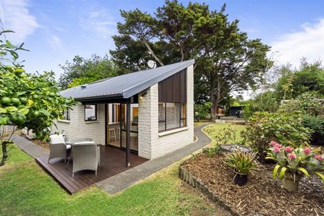 Photo of property in 5 Totara Grove, Hillcrest, Auckland, 0627