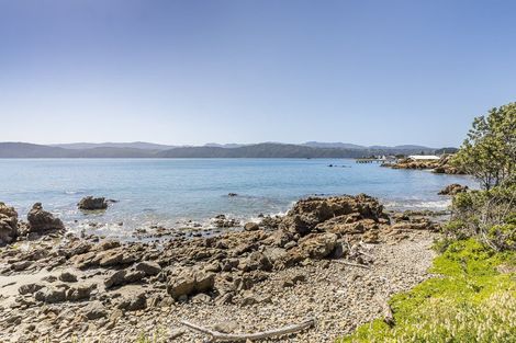 Photo of property in 135 Marine Parade, Seatoun, Wellington, 6022