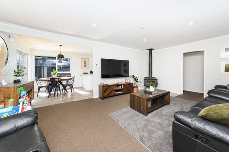 Photo of property in 16 Lane Place, Awapuni, Palmerston North, 4412