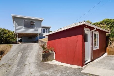 Photo of property in 18 Bell Street, Tawa, Wellington, 5028