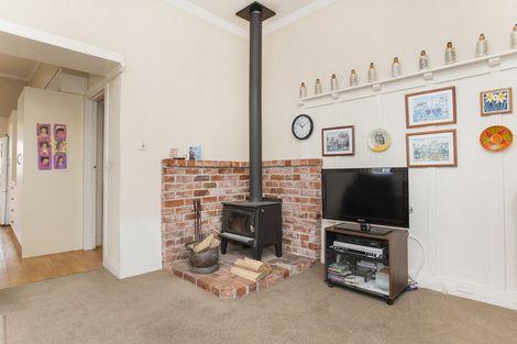 Photo of property in 100 Stout Street, Whataupoko, Gisborne, 4010