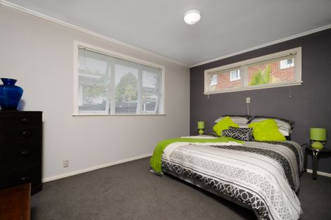 Photo of property in 11 Divich Avenue, Te Atatu South, Auckland, 0610