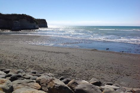 Photo of property in 73 Sixth Avenue, Urenui, 4377