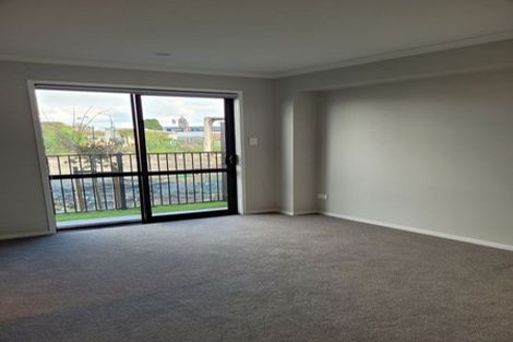 Photo of property in 8 Kawapani Lane, Kumeu, 0810