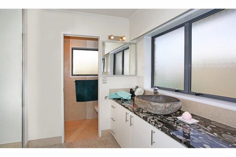 Photo of property in 48 Edgewater Parade, Waiuku, 2123