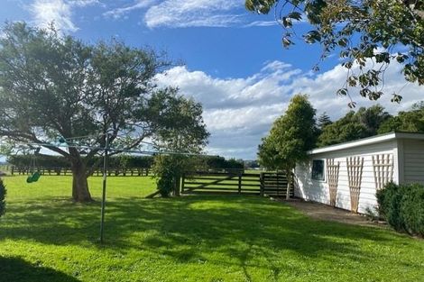 Photo of property in 435 Tararua Road, Levin, 5571