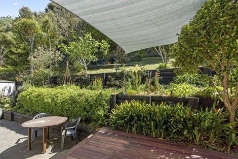 Photo of property in 31 Matauwhi Road, Russell, 0202