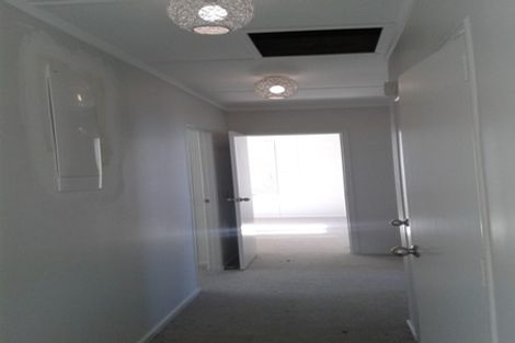 Photo of property in 25a Te Kawa Road, Greenlane, Auckland, 1061