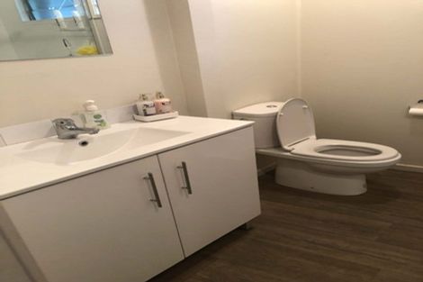 Photo of property in 2 The Promenade, Takapuna, Auckland, 0622