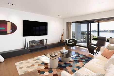 Photo of property in 3 Fourth Avenue, Tauranga, 3110