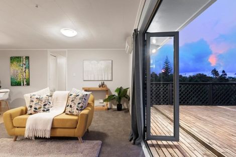 Photo of property in 109 Glengarry Road, Glen Eden, Auckland, 0602