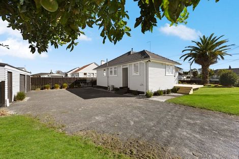 Photo of property in 2 Roy Street, Nawton, Hamilton, 3200