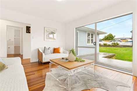 Photo of property in 18 Karamu Street, Te Atatu Peninsula, Auckland, 0610