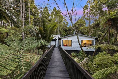 Photo of property in 16 Napuka Road, Henderson Valley, Auckland, 0612