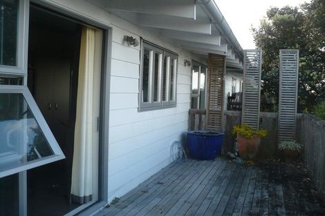 Photo of property in 1/1 Cron Avenue, Te Atatu South, Auckland, 0610