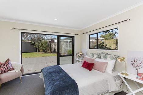 Photo of property in 19 Karina Road, Merrilands, New Plymouth, 4312