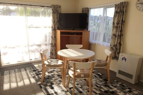 Photo of property in 1/179 Carlisle Road, Northcross, Auckland, 0632