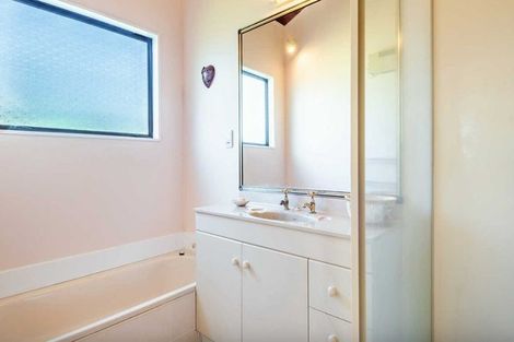 Photo of property in 35 Sarah Todd Lane, Waimauku, 0812