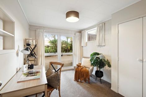 Photo of property in 44 Grand Vue Road, Kawaha Point, Rotorua, 3010