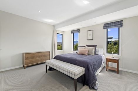 Photo of property in 11 Urquhart Place, Wanaka, 9305