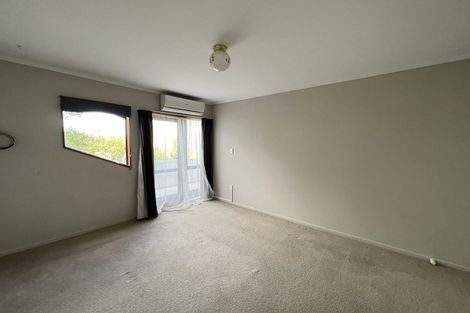Photo of property in 4 Oystergrove Road, West Harbour, Auckland, 0618