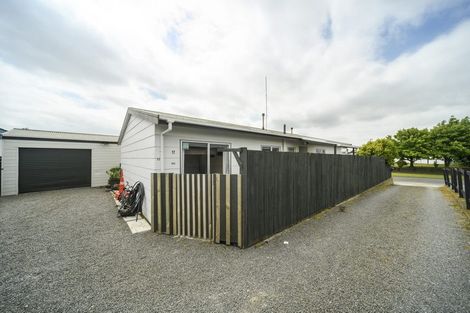 Photo of property in 17 Cargill Grove, Kelvin Grove, Palmerston North, 4414