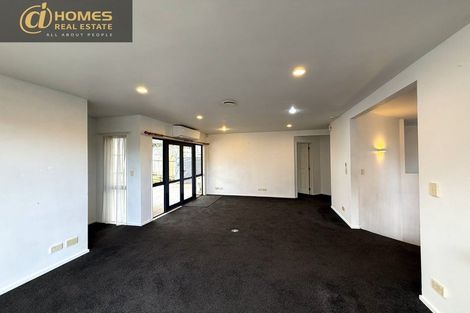 Photo of property in 56 Hogarth Rise, West Harbour, Auckland, 0618