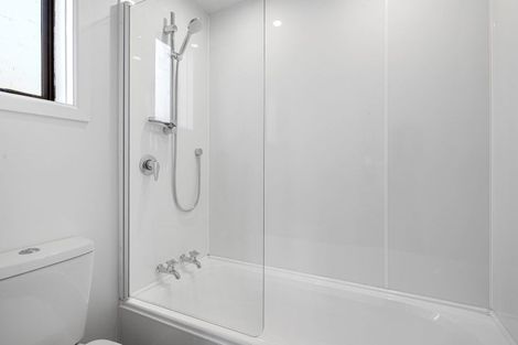 Photo of property in 21 Wainoni Road, Wainoni, Christchurch, 8061