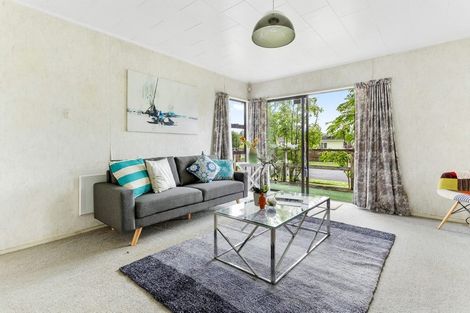 Photo of property in 23 Larissa Avenue, Henderson, Auckland, 0610