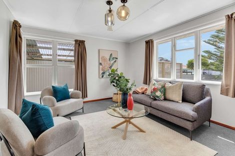 Photo of property in 7 Bristol Crescent, Roslyn, Palmerston North, 4414