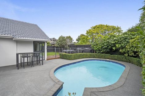 Photo of property in 56 Solway Avenue, Ilam, Christchurch, 8041
