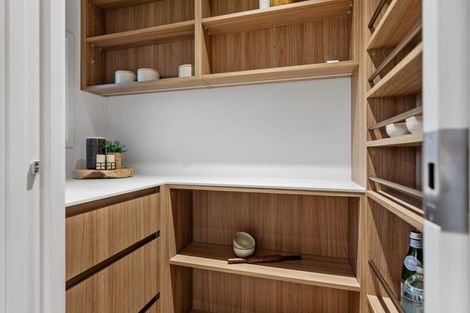 Photo of property in 12 Pitau Road, Mount Maunganui, 3116