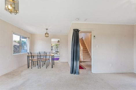 Photo of property in 2/4 Crescent Hills Court, Northpark, Auckland, 2013
