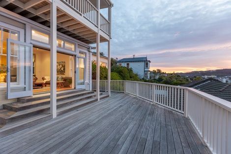 Photo of property in 17 Austin Street, Mount Victoria, Wellington, 6011