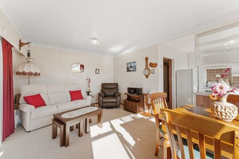 Photo of property in 2/4 Severn Place, Spotswood, New Plymouth, 4310