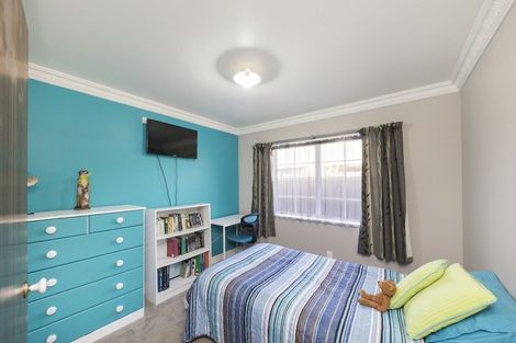 Photo of property in 6 Grange Place, Milson, Palmerston North, 4414
