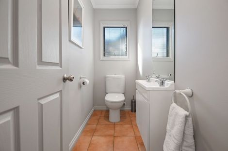 Photo of property in 35 Greenfield Drive, Western Heights, Hamilton, 3200