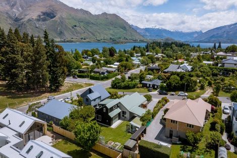 Photo of property in 1 Totara Terrace, Wanaka, 9305
