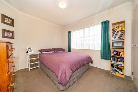 Photo of property in 32a Aniseed Grove, Timberlea, Upper Hutt, 5018