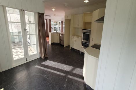 Photo of property in 2 Karu Crescent, Waikanae, 5036