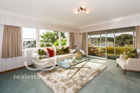 Photo of property in 9 Lynmore Drive, Hillpark, Auckland, 2102