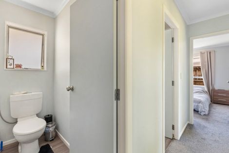 Photo of property in 2 Te Ngaere Place, Merrilands, New Plymouth, 4312