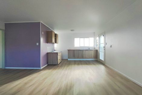 Photo of property in 2/352 Glenfield Road, Glenfield, Auckland, 0629