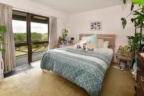 Photo of property in 30 Hand Road, Helensville, 0800