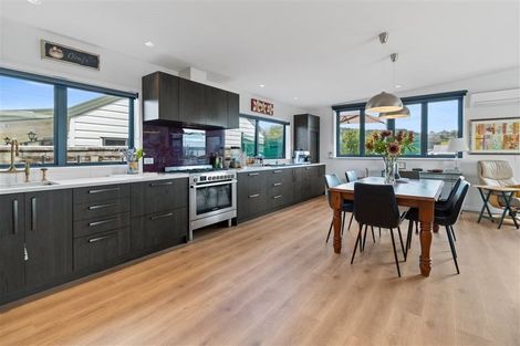 Photo of property in 114 Tamaki Road, Whangamata, 3620