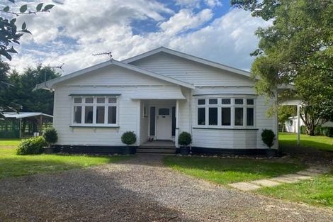 Photo of property in 435 Tararua Road, Levin, 5571