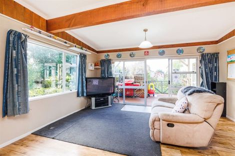 Photo of property in 20 Nuku Street, Tangimoana, 4822