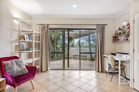 Photo of property in 2/62 Target Road, Totara Vale, Auckland, 0629