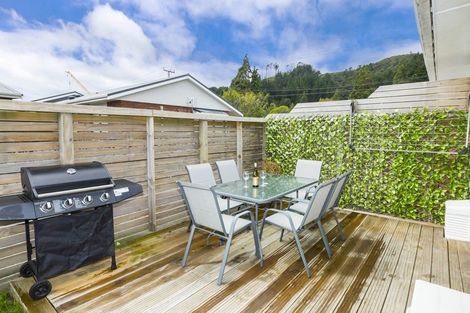 Photo of property in 2/15 Lane Street, Wallaceville, Upper Hutt, 5018