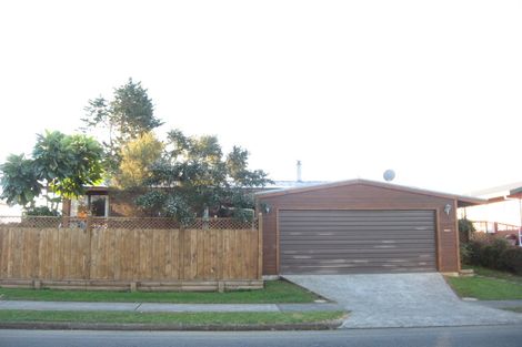 Photo of property in 33 Hadley Wood Drive, Wattle Downs, Auckland, 2103